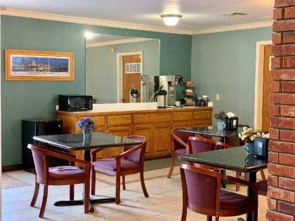 Candlelight Inn Suites Hwy 69 near McAlester - image 9