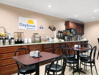 Days Inn by Wyndham Savannah - image 3