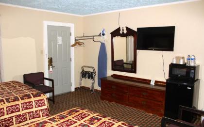 Savannah Motel - image 15