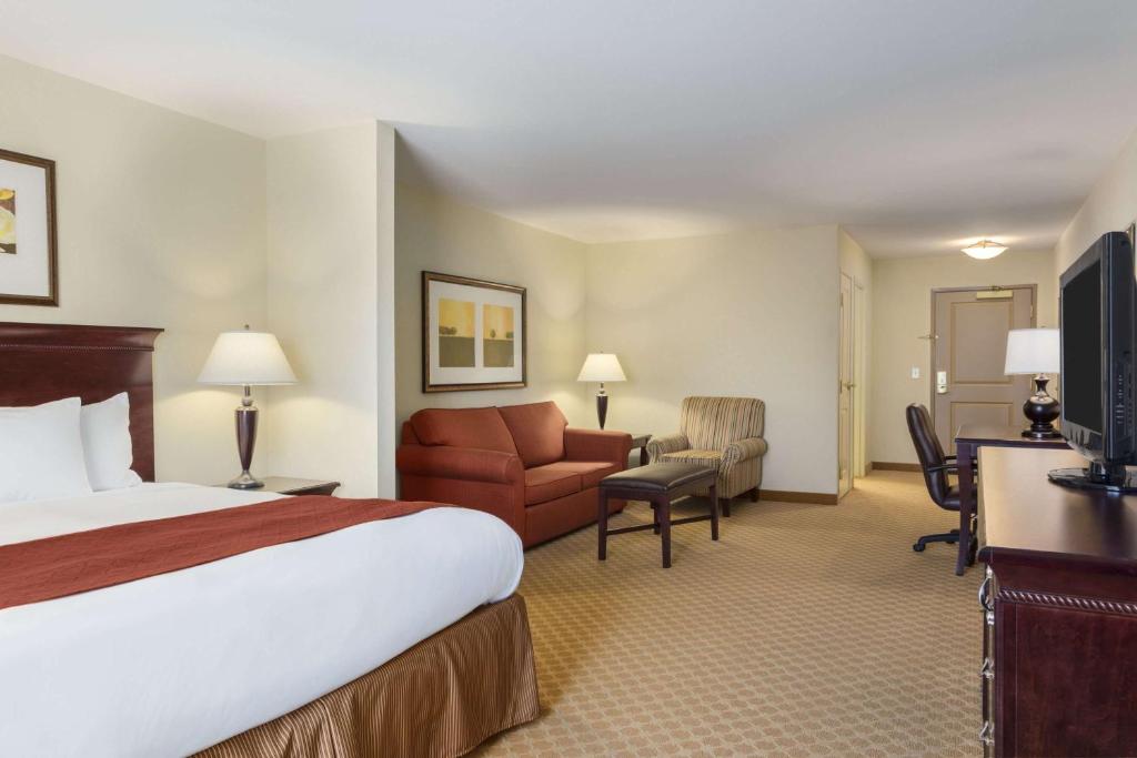 Country Inn & Suites by Radisson Savannah Airport GA - image 4