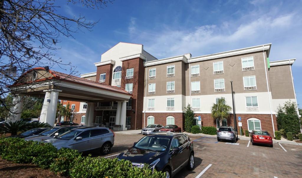 Holiday Inn Express Hotel & Suites Savannah Midtown an IHG Hotel - main image