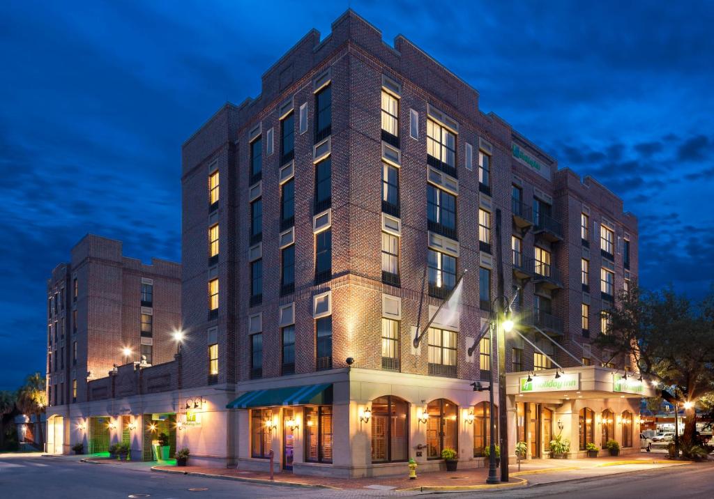 Holiday Inn Savannah Historic District an IHG Hotel - main image