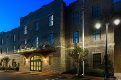 Residence Inn Savannah Downtown Historic District - image 3