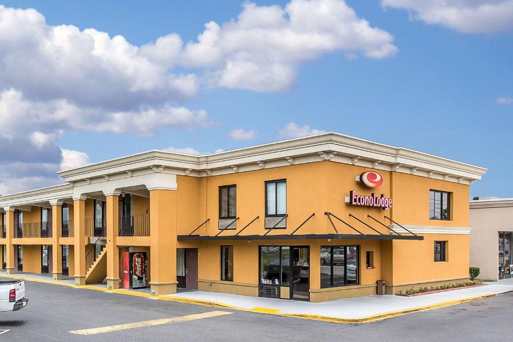 Econo Lodge Midtown - main image