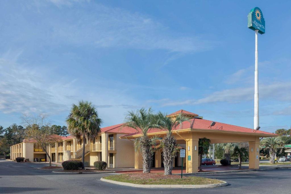 La Quinta Inn by Wyndham Savannah I-95 - main image