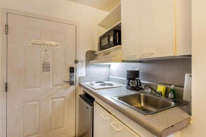 Suburban Extended Stay Abercorn - image 2