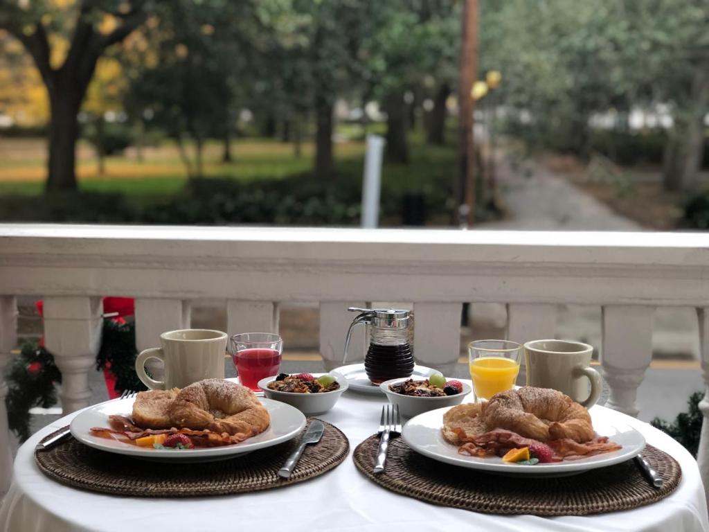 Forsyth Park Inn - main image