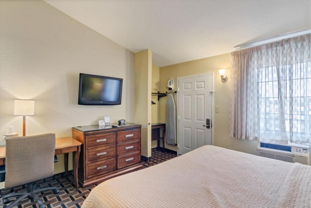 Travelodge by Wyndham Savannah Midtown - image 3