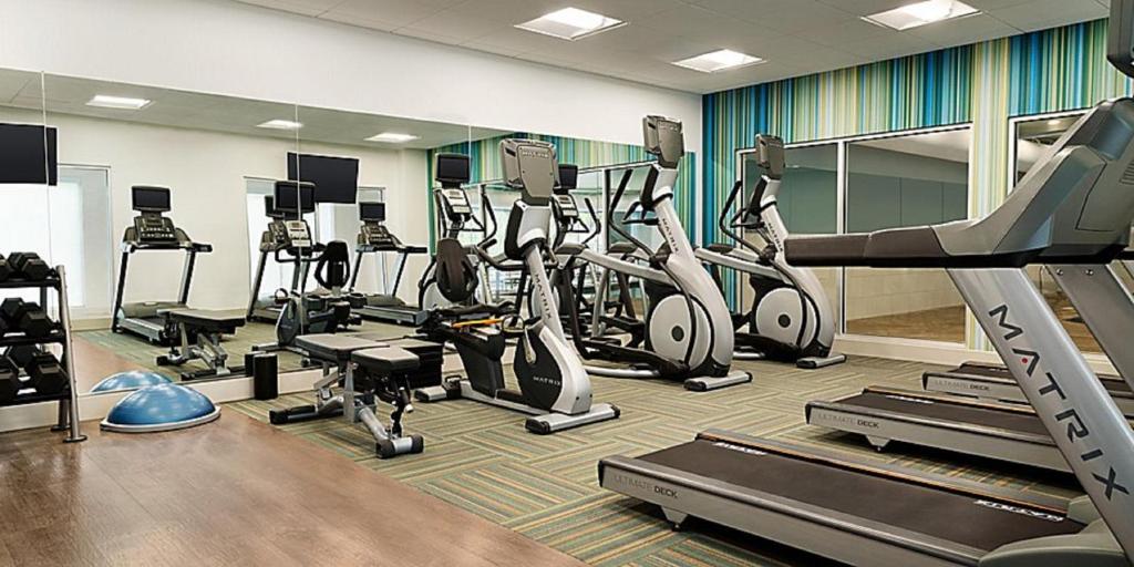 Holiday Inn Express & Suites - Savannah W - Chatham Parkway an IHG Hotel - image 3