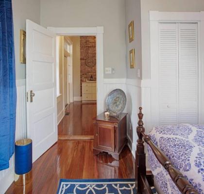 Modern 4 Bed Brownstone in Historic Downtown - image 10