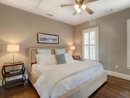 Southern Elegance Carriage House - image 13