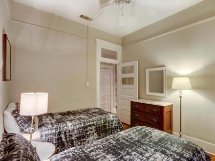 Heated Pool Access Flex Cancelation Perfect Location in Downtown Savannah - image 15