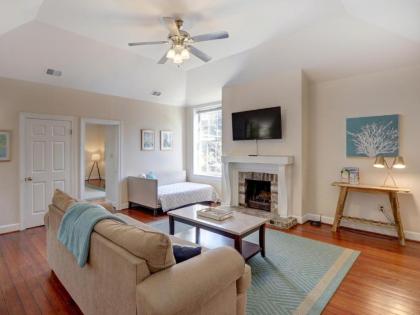 Heated Pool Access Flex Cancelation 3-Unit Rental Perfectly in Historic District - image 8