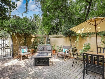 Designer Furnished on Jones St! Walk everywhere private parking heated pool access! - image 11