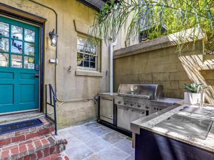 Designer Furnished on Jones St! Walk everywhere private parking heated pool access! - image 13