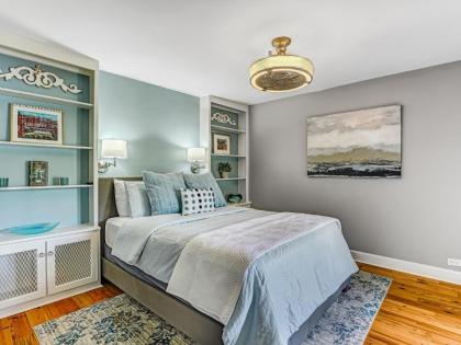 Designer Furnished on Jones St! Walk everywhere private parking heated pool access! - image 16