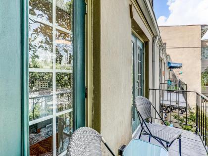 Designer Furnished on Jones St! Walk everywhere private parking heated pool access! - image 18