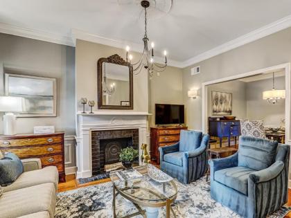 Designer Furnished on Jones St! Walk everywhere private parking heated pool access! - image 4