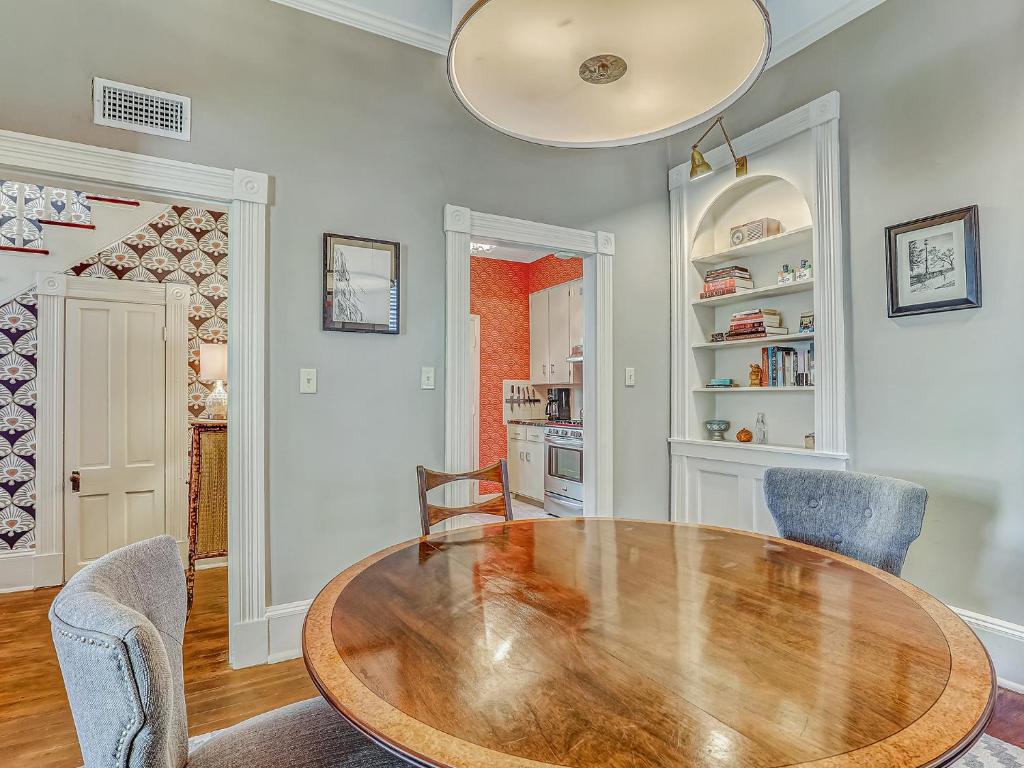 New Listing! Centrally Located in Historic Savannah Private Courtyard Heated Pool Access - image 7