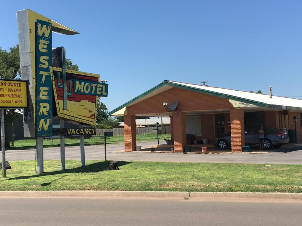 Western Motel - image 5