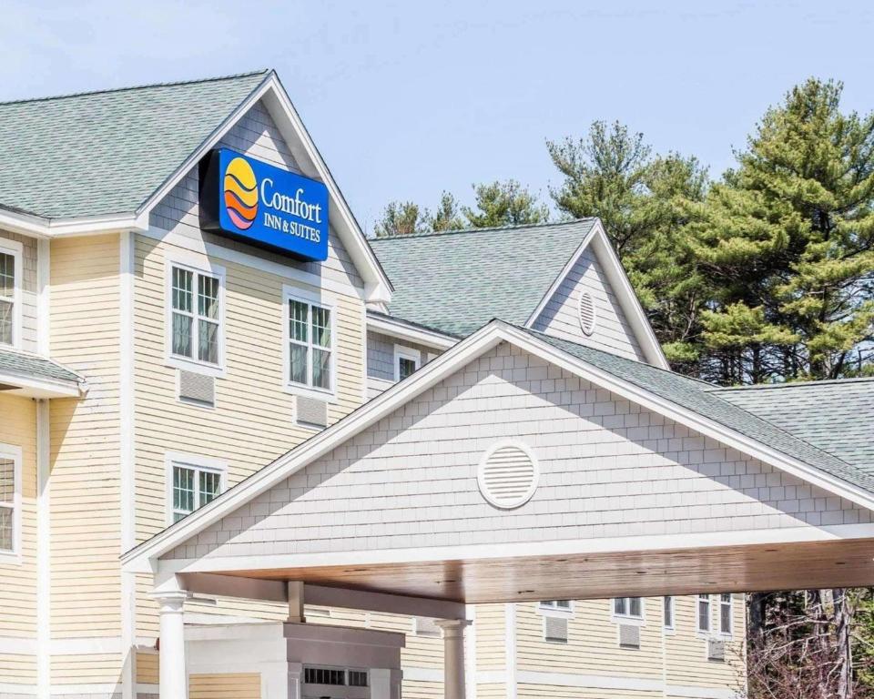 Comfort Inn & Suites Scarborough - main image