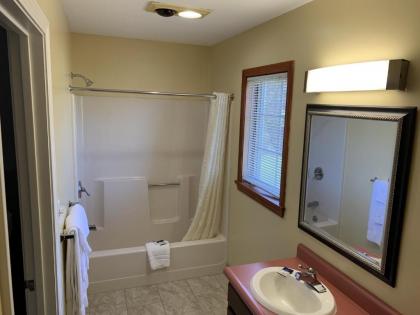 Americas Best Value Inn Scarborough Portland - image 14