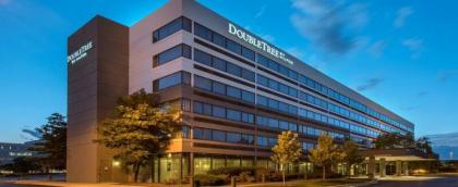 DoubleTree by Hilton Chicago/Schaumburg - image 17