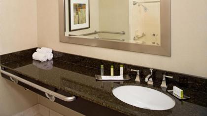 DoubleTree by Hilton Chicago/Schaumburg - image 2