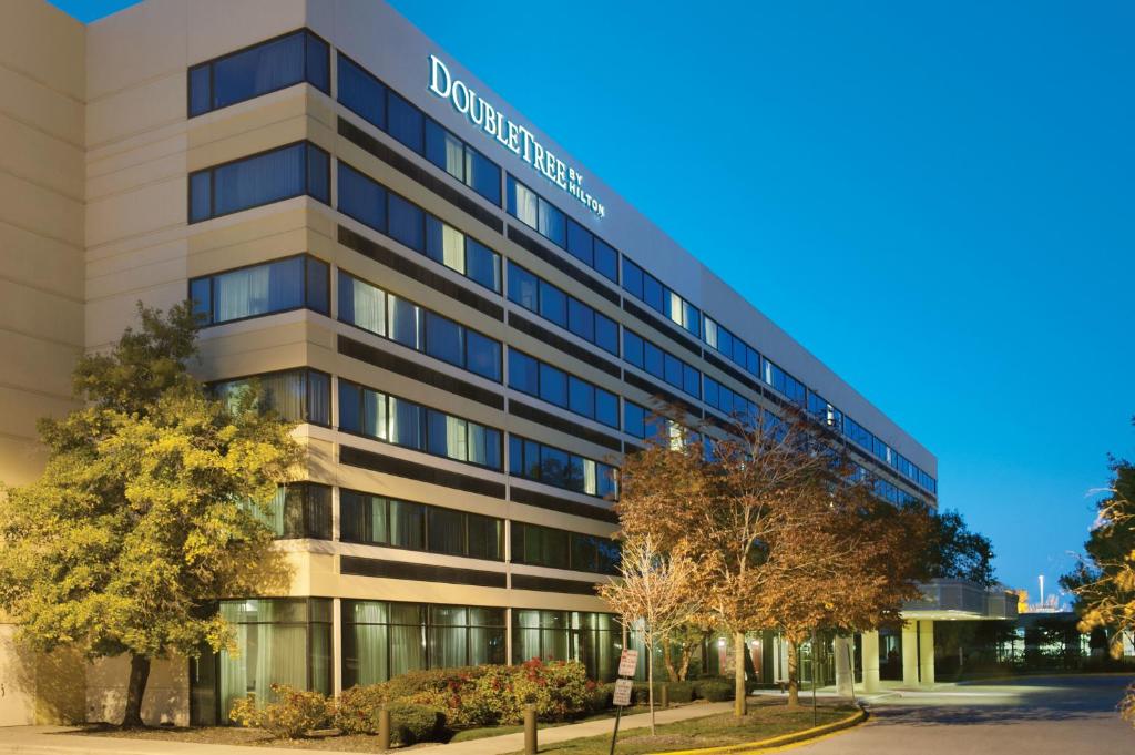 DoubleTree by Hilton Chicago/Schaumburg - image 6