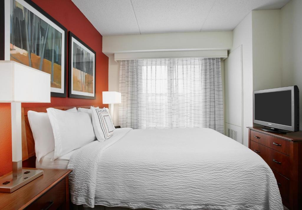 Residence Inn by Marriott Chicago Schaumburg/Woodfield Mall - image 3