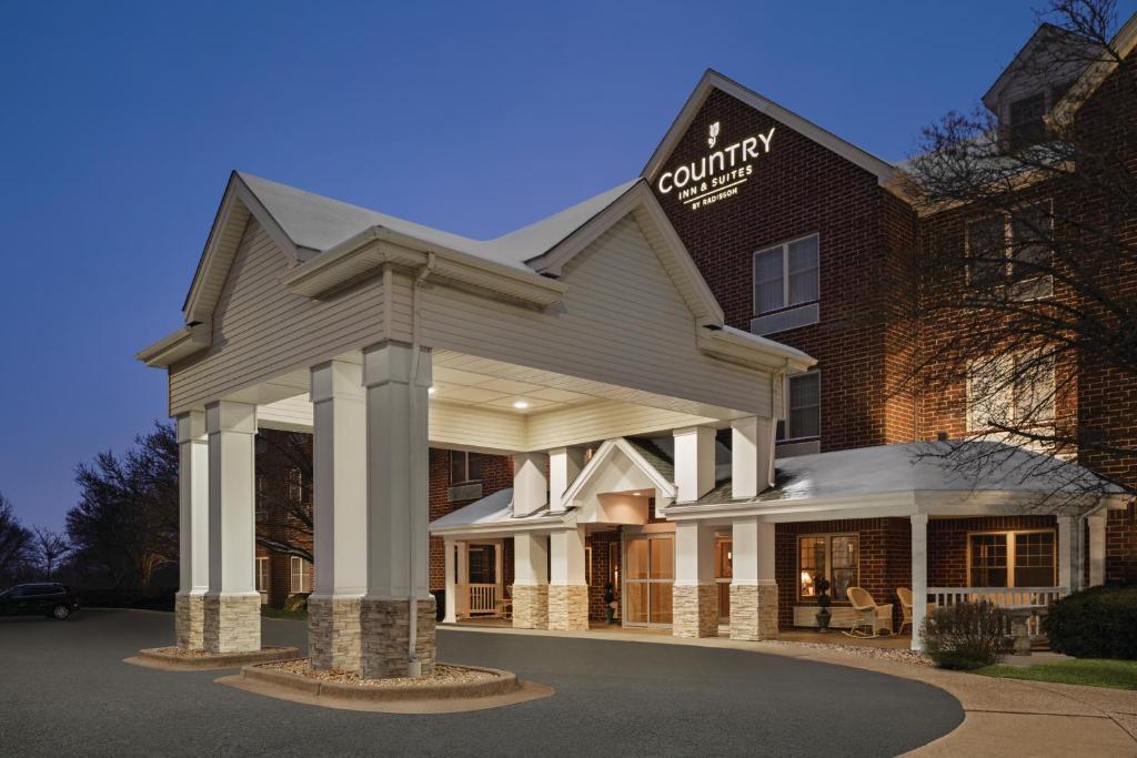 Country Inn & Suites by Radisson Schaumburg IL - main image