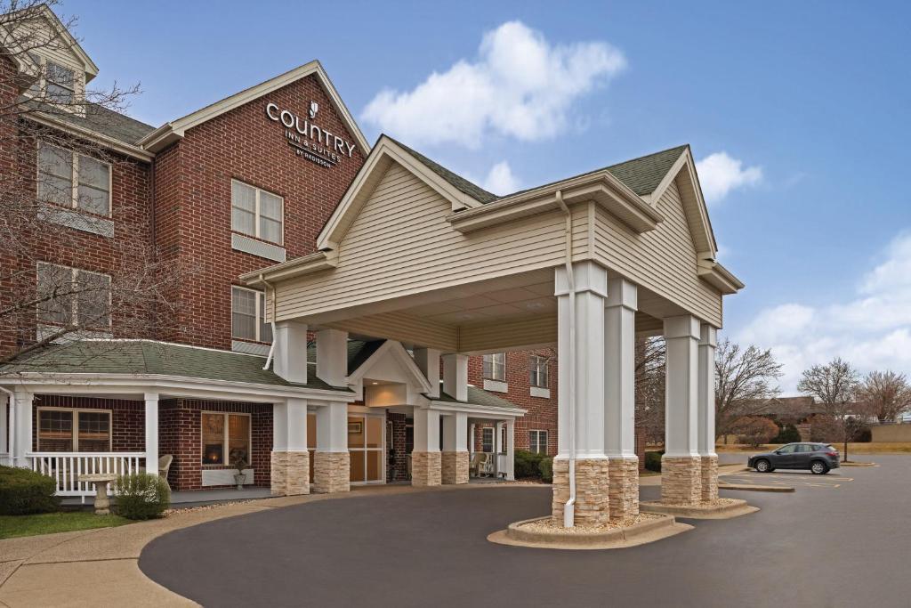 Country Inn & Suites by Radisson Schaumburg IL - image 3