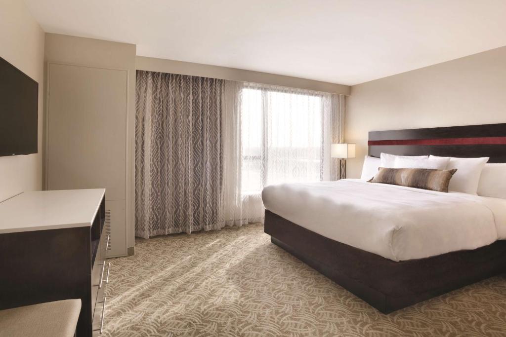 Holiday Inn Chicago Schaumburg an IHG Hotel - image 3