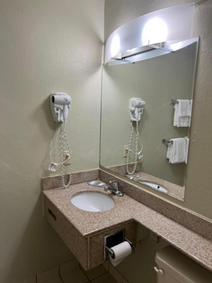 Americas Best Value Inn Schenectady - image 11