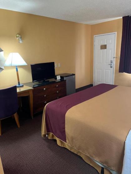 Americas Best Value Inn Schenectady - image 4