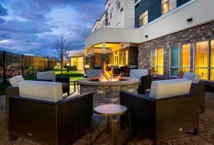 Courtyard by Marriott Schenectady at Mohawk Harbor - image 11