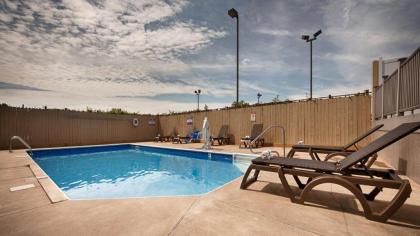 Best Western Crossroads Inn - image 10