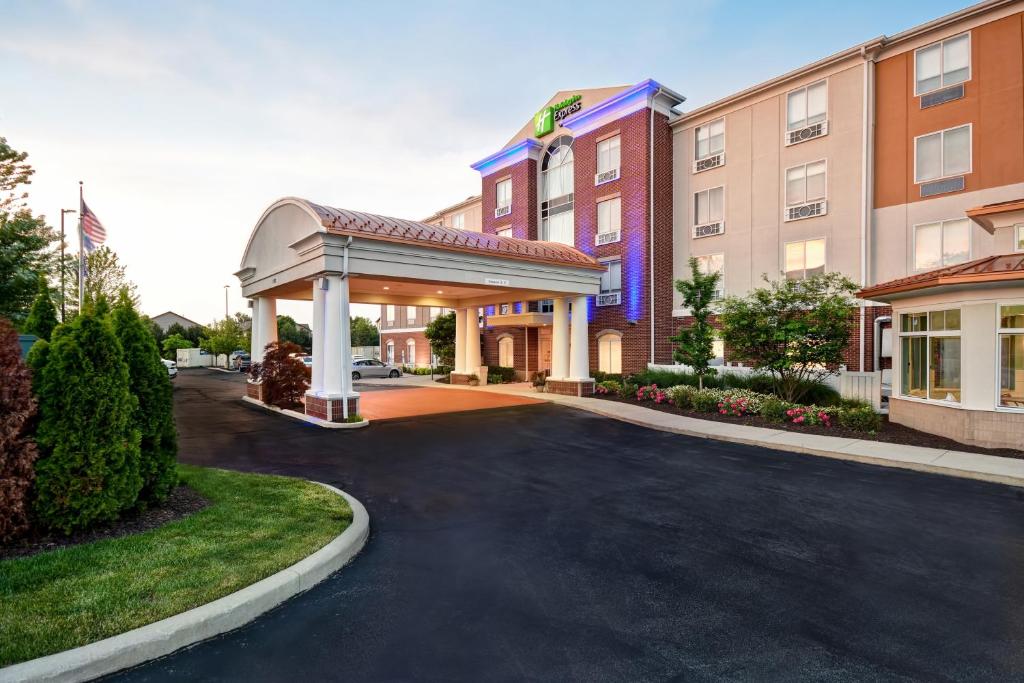 Holiday Inn Express & Suites Schererville an IHG Hotel - main image