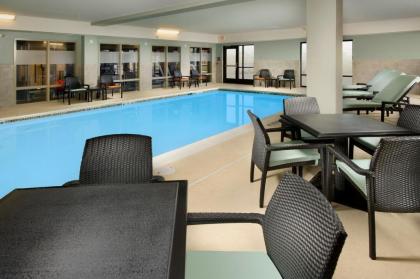 Hampton Inn & Suites Schererville - image 2