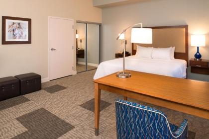 Hampton Inn and Suites Schertz - image 14