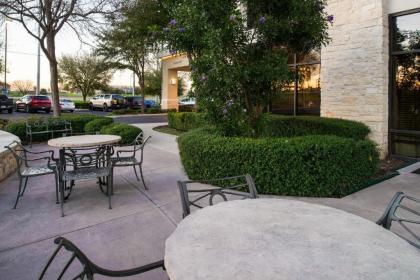 Hampton Inn and Suites Schertz - image 3