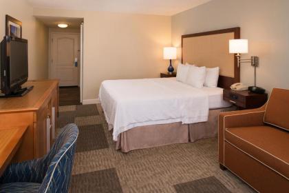 Hampton Inn and Suites Schertz - image 8