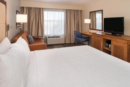 Hampton Inn and Suites Schertz - image 9