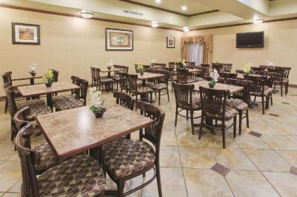 La Quinta Inn & Suites by Wyndham Schertz - image 10