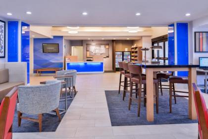 Holiday Inn Express & Suites Selma an IHG Hotel - image 9