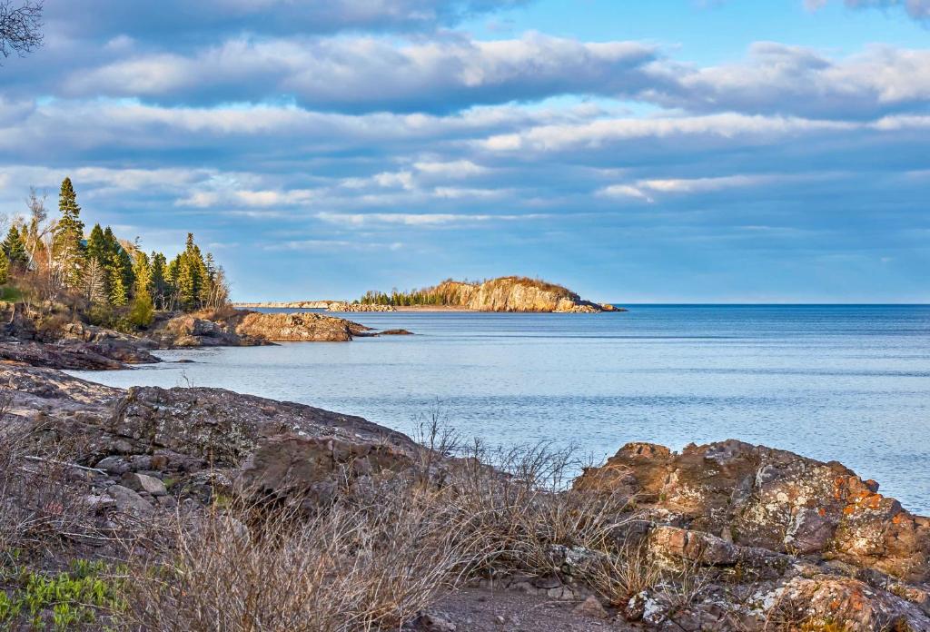 Heart of Superior Lake Cabin 15 Mi to Lutsen Mtn! - image 6