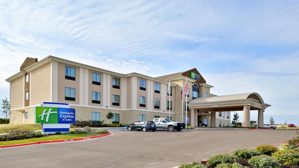 Holiday Inn Express and Suites Schulenburg an IHG Hotel - main image