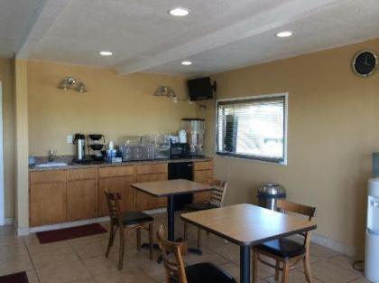 Americas Best Value Inn Schulenburg - image 2