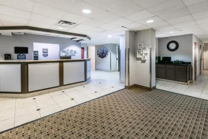 Microtel Inn and Suites Lafayette - image 7