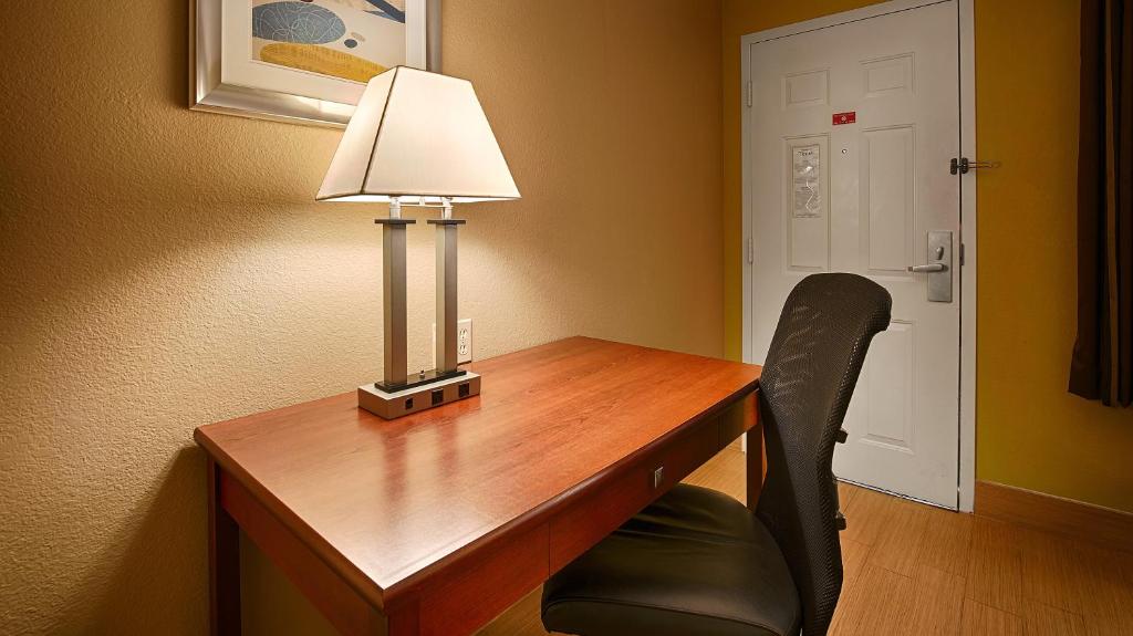 Best Western Plus Inn Scotts Valley - image 2